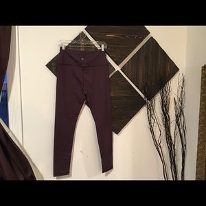 Plum WunderUnder Lulu Leggings